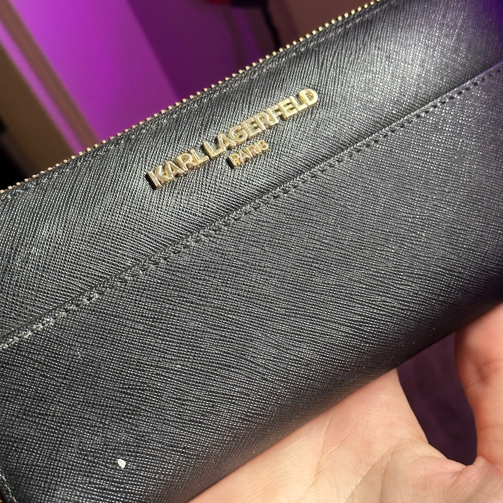 Karl Lagerfeld Zippy Wallet